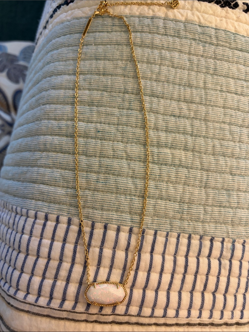 Kendra Scott Elisa statement necklace white Kyocera opal - Picture 5 of 7